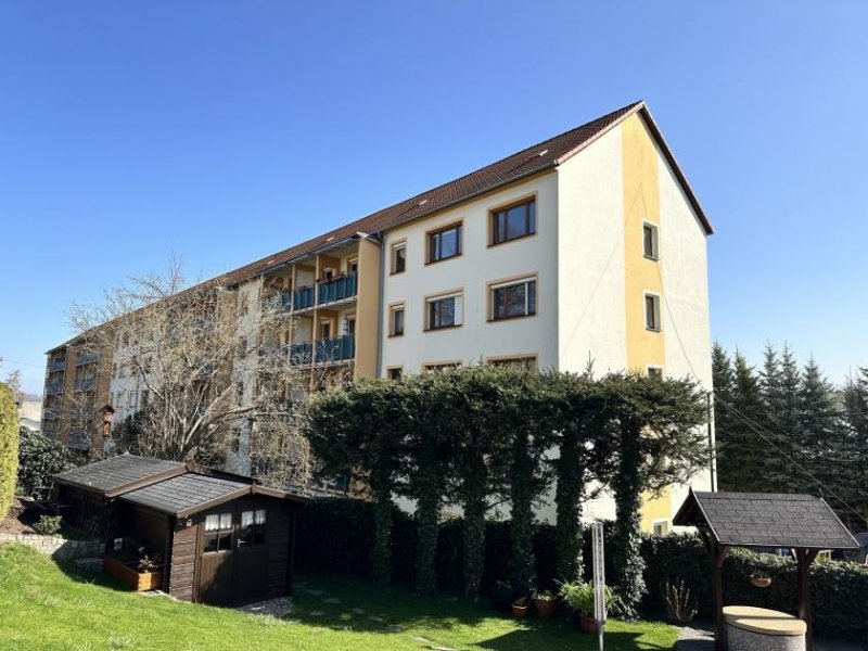 Mülsen Sanierungsbedürftige 3-Raumwohnung mit Stellplatz und Balkon in Mülsen! Wohnung kaufen
