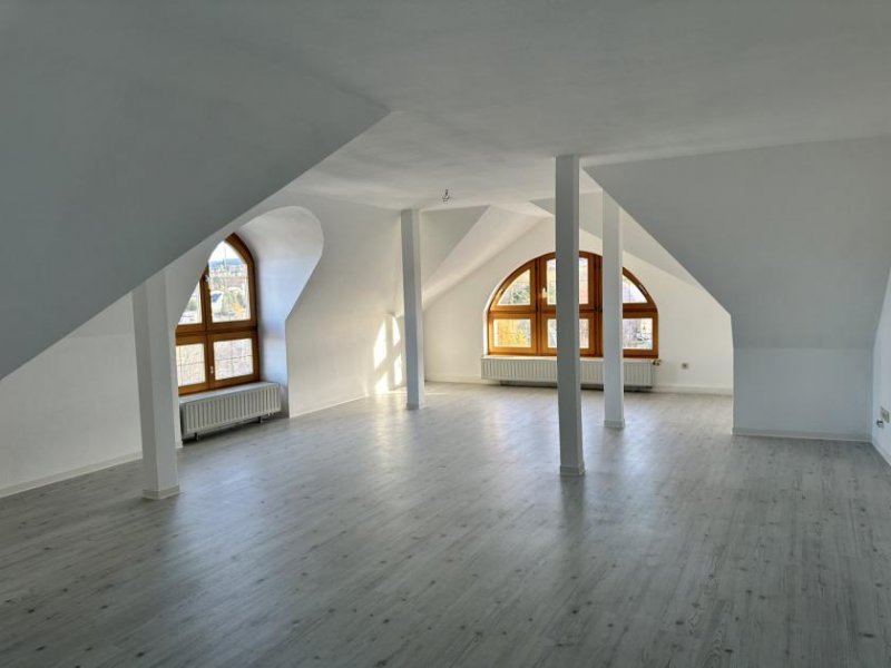 Auerbach/Vogtland Helle 3-Raumwhg. (opt. 4 Raum) mit Stpl. & Tageslichtbad in Auerbach/V.! Wohnung kaufen