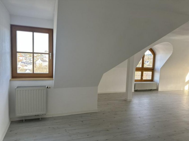 Auerbach/Vogtland Helle 3-Raumwhg. (opt. 4 Raum) mit 2 Stpl. & Tageslichtbad in Auerbach/V.! Wohnung kaufen