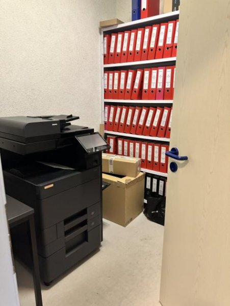 Auerbach/Vogtland Zentrumsnahe Büroeinheit mit 6 Stellpl., Teeküche & Gäste-WC in Auerbach/V.! Leerstand! Gewerbe kaufen