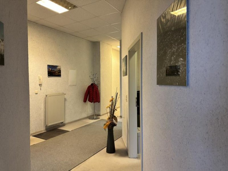 Auerbach/Vogtland Zentrumsnahe Büroeinheit mit 9 Stellpl., Teeküche & Gäste-WC in Auerbach/V.! Leerstand! Gewerbe kaufen
