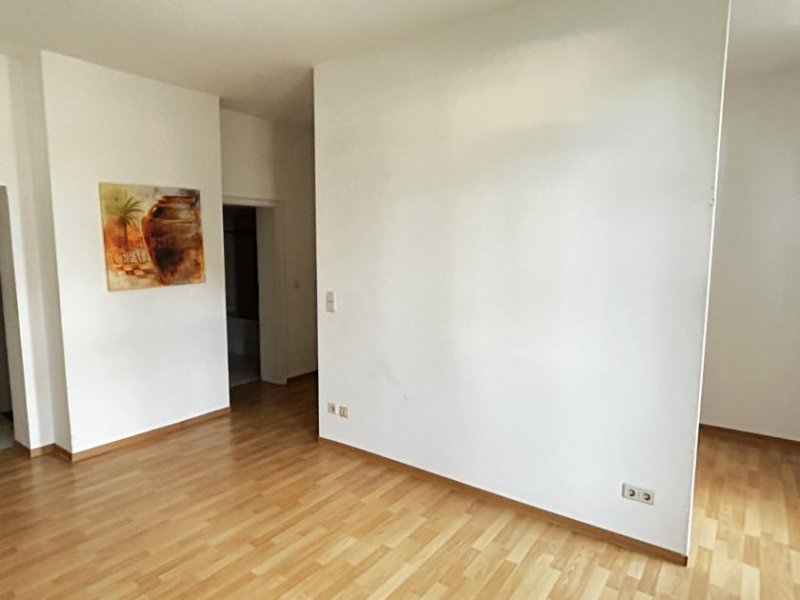 Glauchau 1,5-Raumwhg. mit EBK und Stpl. in historischem Villenviertel, Leerstehend. Wohnung kaufen