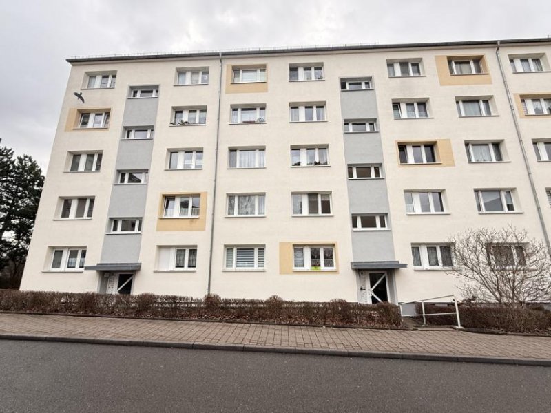 Glauchau 2-Raumwhg. mit Stellpl., 2 Garagen, EBK & Balkon in gepflegter Wohnanlage in Glauchau! Wohnung kaufen