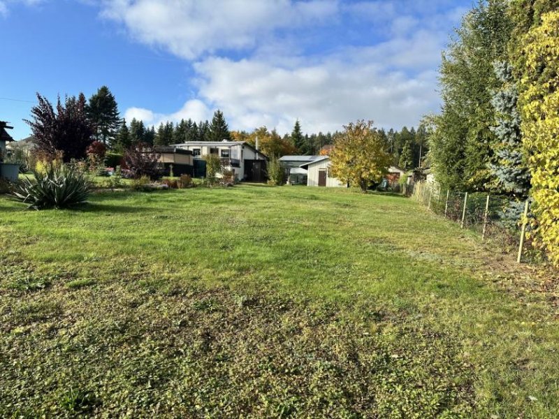 Werdau Großzügiges Baugrundstück, begehrte Lage, ohne Bauträgerbindung - in Leubnitz-Forst! Grundstück kaufen