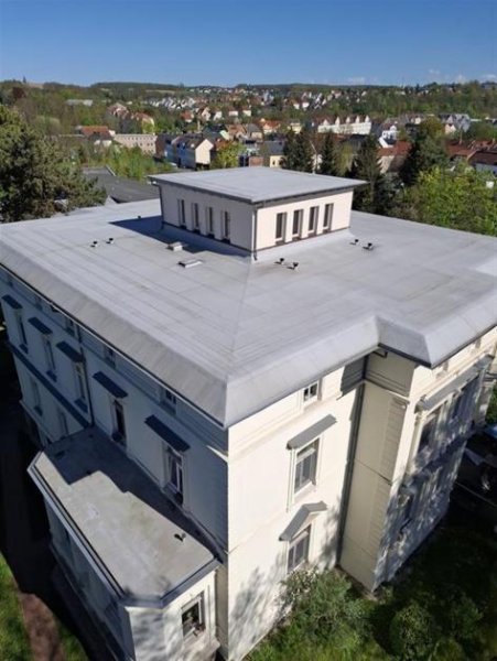 Werdau Topsaniertes und vollvermietetes Renditeobjekt in guter Lage mit Park, Garagen und Stellplätzen! Haus kaufen
