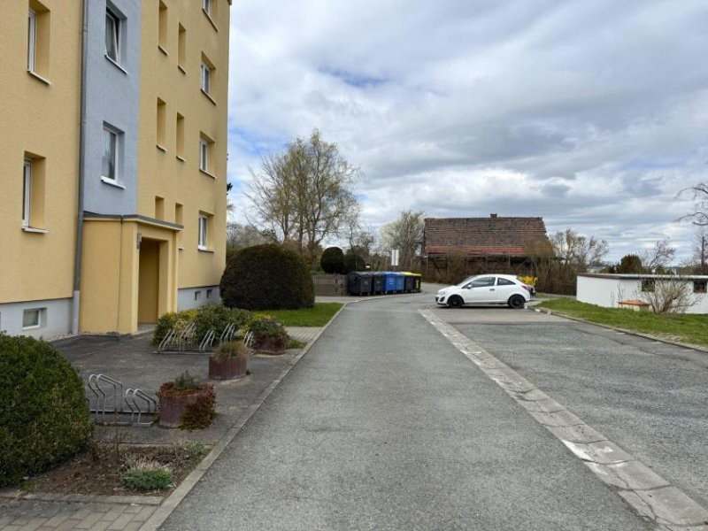 Werdau Vermietete 2-RWE im 2. OG mit Balkon, Stpl. und Tageslicht-Bad! Unmittelbare Nähe zur Talsperre! Wohnung kaufen