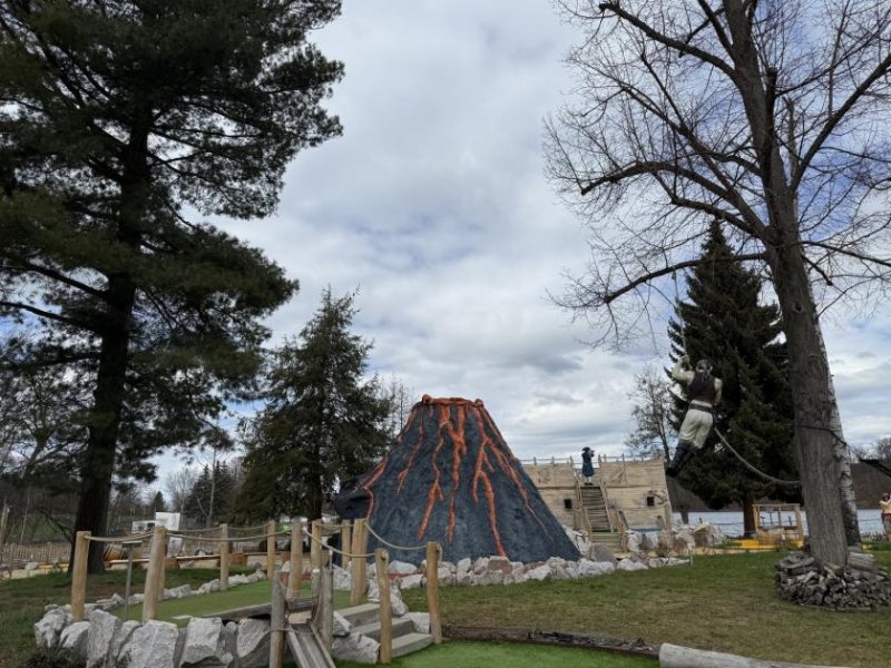 Werdau Vermietete 2-RWE im 2. OG mit Balkon, Stpl. und Tageslicht-Bad! Unmittelbare Nähe zur Talsperre! Wohnung kaufen