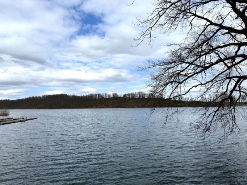 Werdau Vermietete 2-RWE im 2. OG mit Balkon, Stpl. und Tageslicht-Bad! Unmittelbare Nähe zur Talsperre! Wohnung kaufen