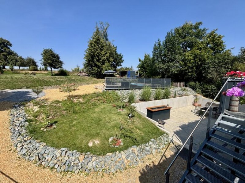 Langenbernsdorf Einzigartiges Anwesen mit Wohnhaus, Gewerbeflächen, Ferienwohnungen und großem Naturareal! Haus kaufen
