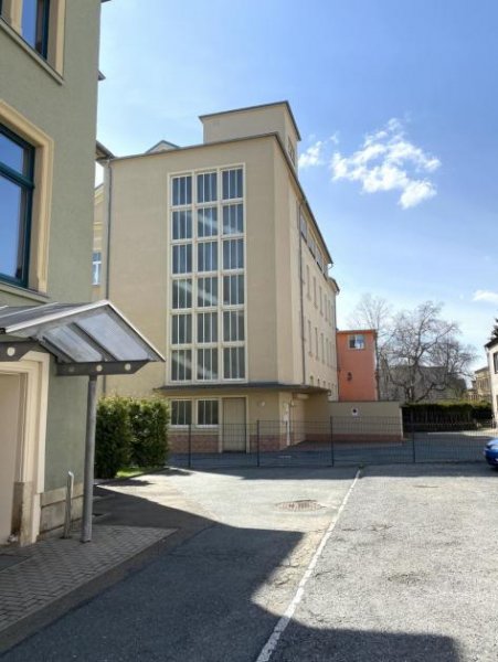 Reichenbach im Vogtland Ehemalige Kreispoliklinik bzw. Ärztehaus mit Patientenfahrstuhl in zentraler Lage Gewerbe kaufen