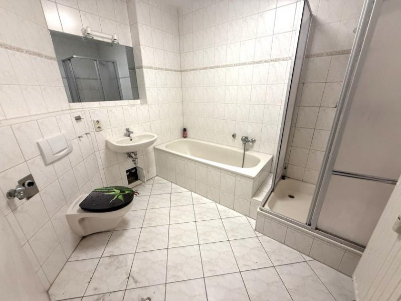 Plauen 3146 - Vermietetes 8-Familienhaus mit Stil in Plauen Gewerbe kaufen