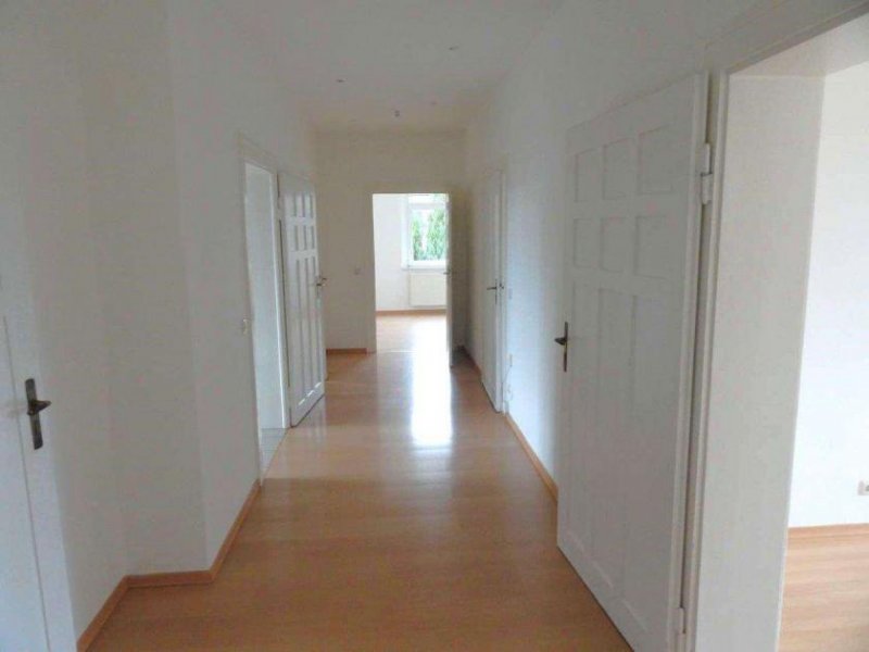 Schönberg (Vogtlandkreis) Nähe Plauen: Gepflegte Villa als Kapitalanlage oder zur Eigennutzung Gewerbe kaufen