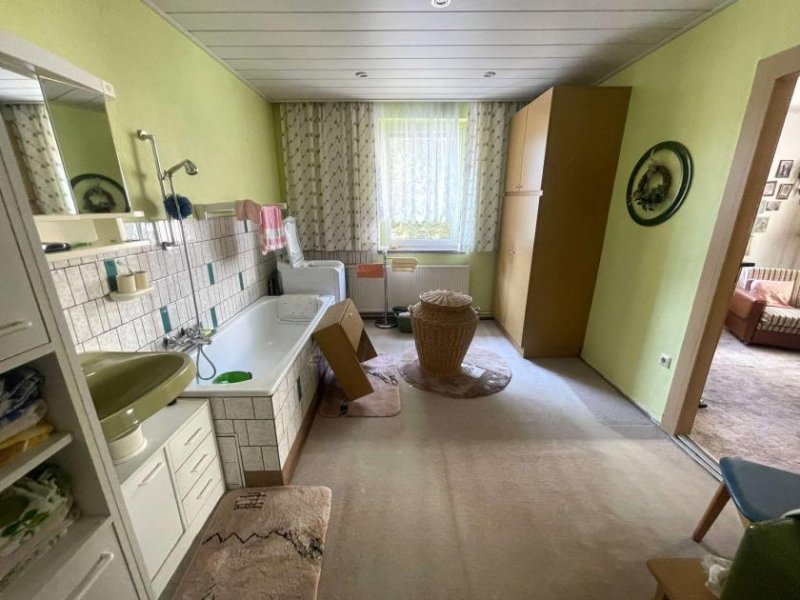 Oelsnitz/Vogtland Älteres Einfamilienhaus mit Wohnmobilstellplatz/ Garage in Oelsnitz Haus kaufen