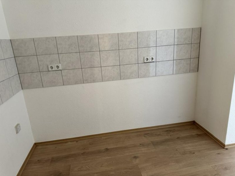 Oelsnitz/Vogtland Schöne 3-Raum-Wohnung in Oelsnitz/V., 2. OG. Leerstehend! Wohnung kaufen