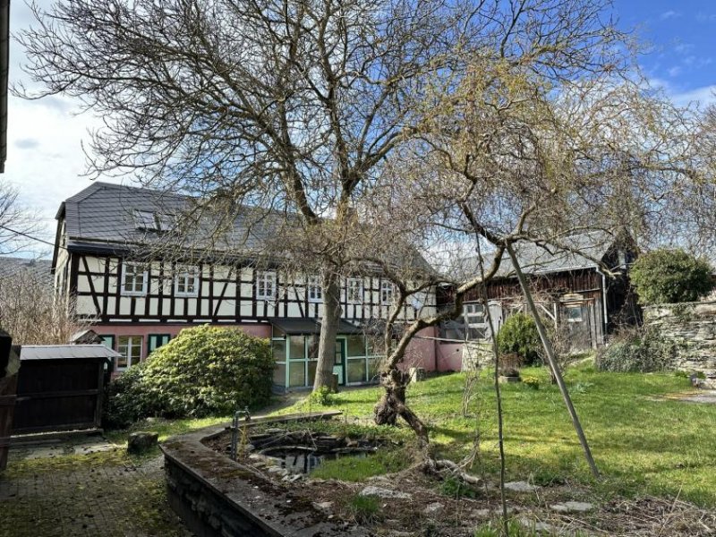 Marieney Idyllisches Landleben auf ehemaligem Bauernhof, gepflegter Zustand, ca. 2.400 m² Grundstück Haus kaufen