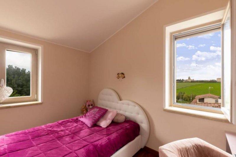 Villanovafranca Villanovafranca Villa auf 3 Ebenen Haus kaufen