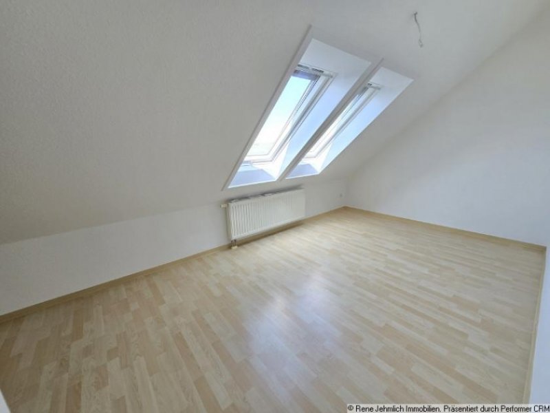 Chemnitz Lichtdurchflutete Wohnung im Dachgeschoss mit hohen Decken, Lift, großer Terrasse und TG Wohnung kaufen