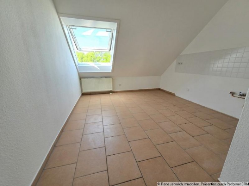 Chemnitz Lichtdurchflutete Wohnung im Dachgeschoss mit hohen Decken, Lift, großer Terrasse und TG Wohnung kaufen