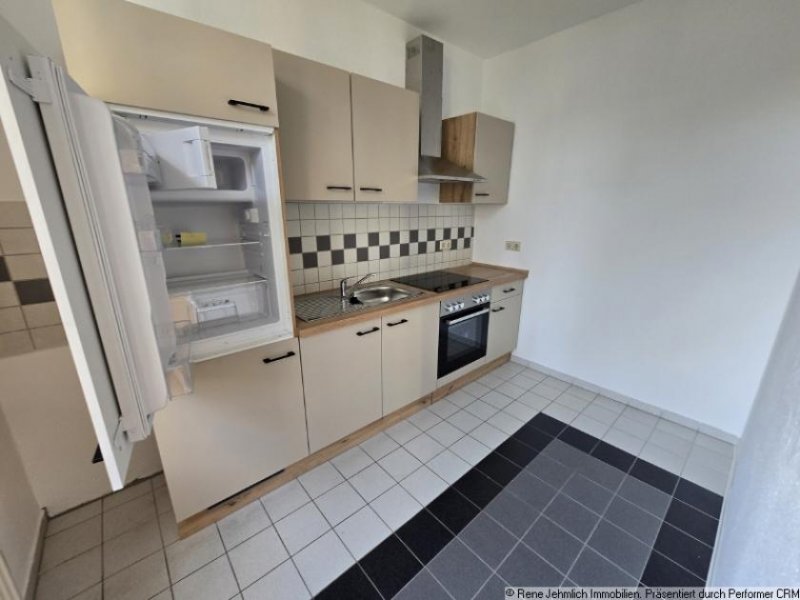 Chemnitz Vermietete gemütliche 2-Raum-Wohnung mit Balkon, offener Küche und Blick in den Innenhof Wohnung kaufen