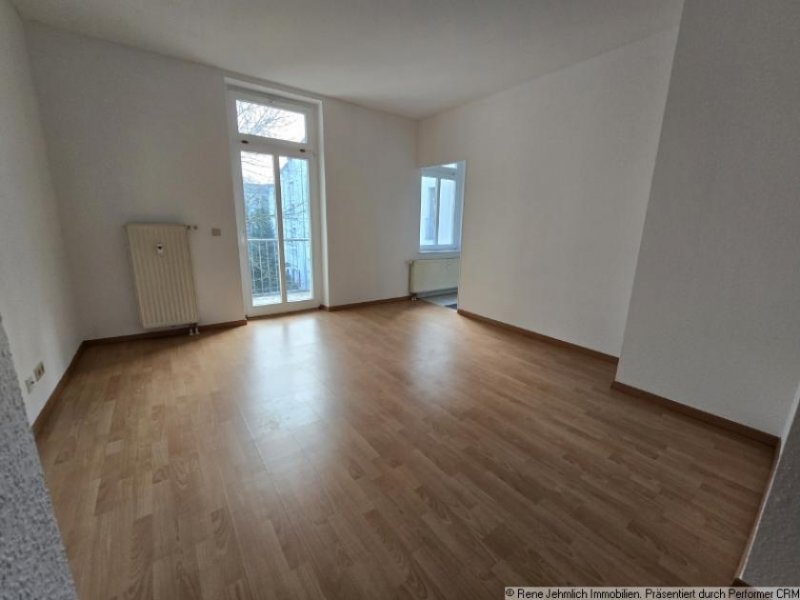 Chemnitz Vermietete gemütliche 2-Raum-Wohnung mit Balkon, offener Küche und Blick in den Innenhof Wohnung kaufen