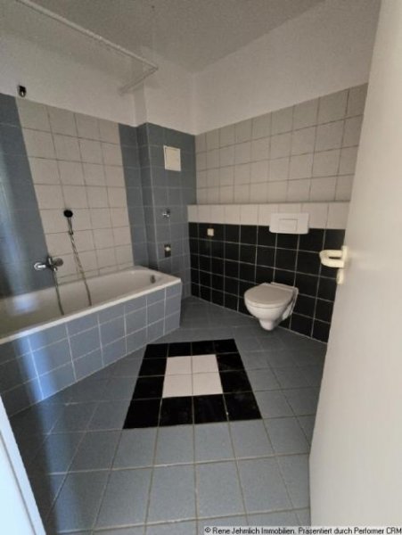 Chemnitz Vermietete gemütliche 2-Raum-Wohnung mit Balkon, offener Küche und Blick in den Innenhof Wohnung kaufen