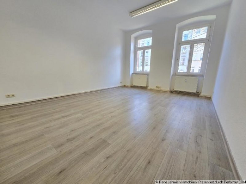 Chemnitz Zentral gelegenes Büro im beliebten Kaßberg: Erdgeschoss, drei Zimmer, Balkon und Stauraum Gewerbe kaufen