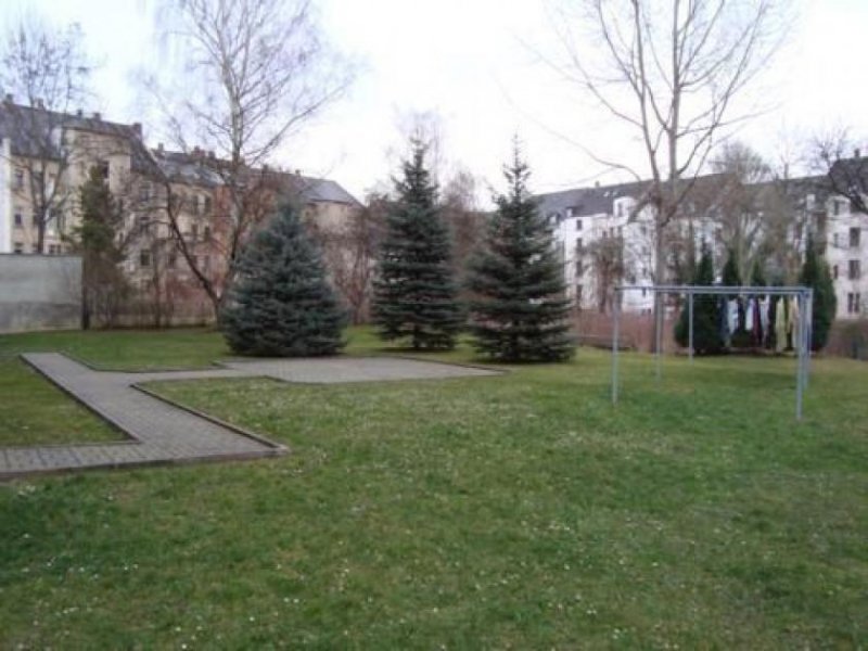 Chemnitz * Großezügige 2-Zimmer mit neuem Laminat, Wannenbad und Balkon zum Toppreis! * Gewerbe kaufen