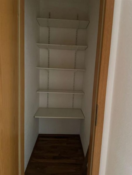 Chemnitz * Großezügige 2-Zimmer mit neuem Laminat, Wannenbad und Balkon zum Toppreis! * Gewerbe kaufen