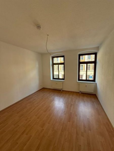 Chemnitz Kompakte 2-Zimmer mit Balkon, Wanne und Laminat in TOP-Lage! Gewerbe kaufen