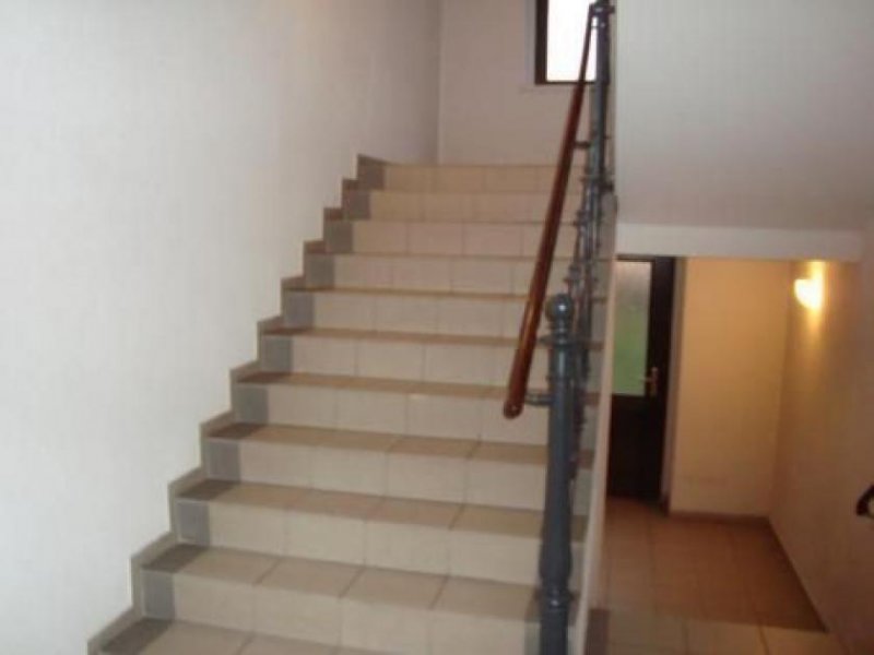 Chemnitz * Vermietete und große 2-Zimmer mit neuem Laminat, Wanne und Balkon zum Toppreis! * Wohnung kaufen