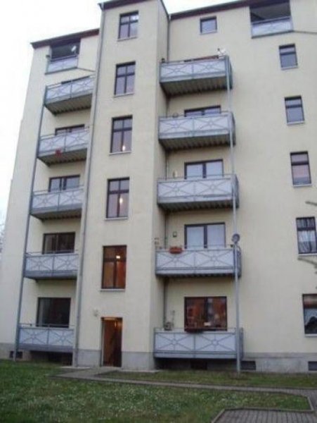 Chemnitz * Vermietete und große 2-Zimmer mit neuem Laminat, Wanne und Balkon zum Toppreis! * Wohnung kaufen