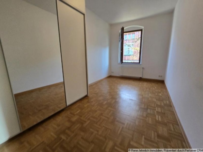 Chemnitz Ihr neues Zuhause oder clevere Kapitalanlage: 2-Raum-Wohnung mit Stellplatz Wohnung kaufen