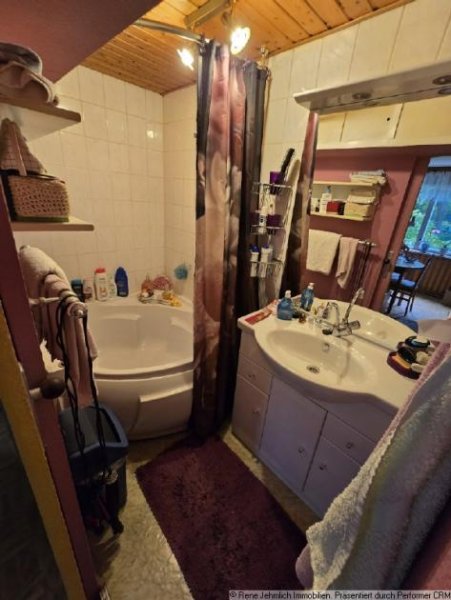 Chemnitz Sanierungsbedürftiges EFH mit 212qm auf 1.770qm Grundstück mit Pool & Doppelgarage + Gartenhaus Haus kaufen