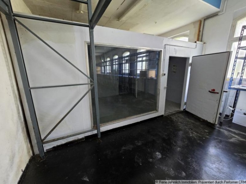 Chemnitz Beheizte Gewerbehalle mit Lager, Büro, Kühlzellen, Keller, Garage & Stellflächen Gewerbe kaufen