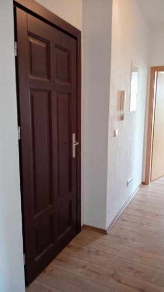 Chemnitz Günstige und vermietete 2-Zimmer mit Laminat, Aufzug und Eckwanne in guter Lage! Wohnung kaufen