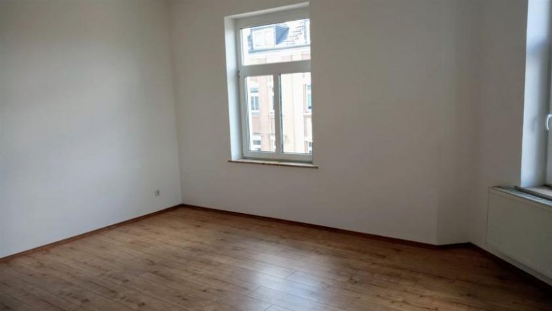 Chemnitz Günstige und vermietete 2-Zimmer mit Laminat, Aufzug und Eckwanne in guter Lage! Gewerbe kaufen