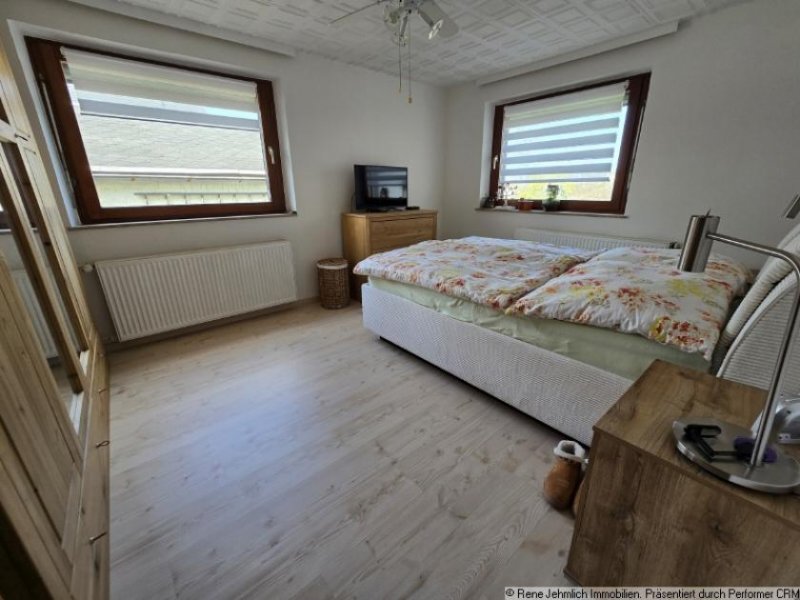 Chemnitz Charmantes EFH in Adelsberg mit 75qm und 3,5 Zimmer, Kamin, Terrasse, Keller, Garage & 460 qm Grundstück Haus kaufen
