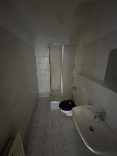 Chemnitz Gemütliche und vermietete DG 2-Zimmer mit Laminat und EBK in guter Lage Wohnung kaufen