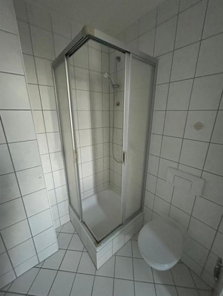 Chemnitz Großzügige und vermietete 2-Zi. mit EBK, 2xBalkon und Laminat in zentraler Lage Wohnung kaufen
