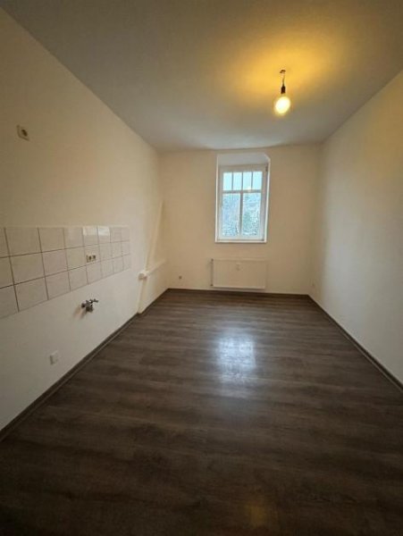 Chemnitz Vollvermietetes Mehrfamilienhaus mit Balkonen und Stellplätzen in guter Lage! Gewerbe kaufen