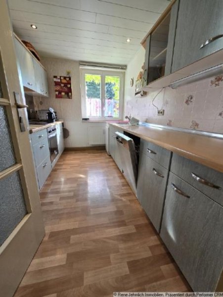 Limbach-Oberfrohna Schönes, von wildem Wein umwachsenes Haus – keine Schäden, da der Wein sich nur mit Saugnäpfen hält. Haus kaufen