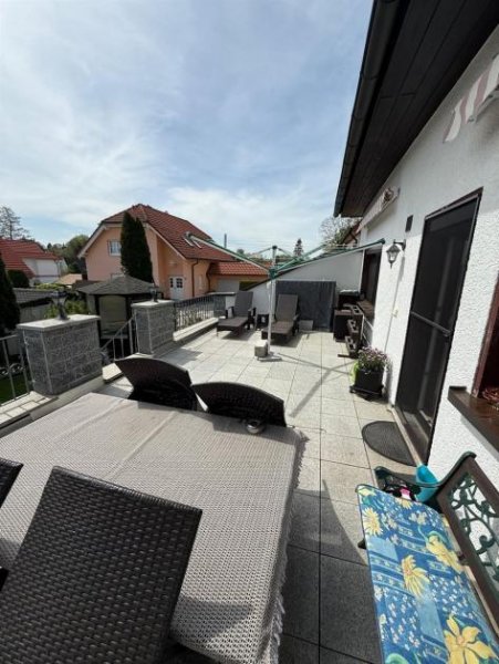 Grüna Bezugsfertiges Einfamilienhaus mit großem Blk, Garage, 2 Bädern und sonnigem Grundstück Haus kaufen