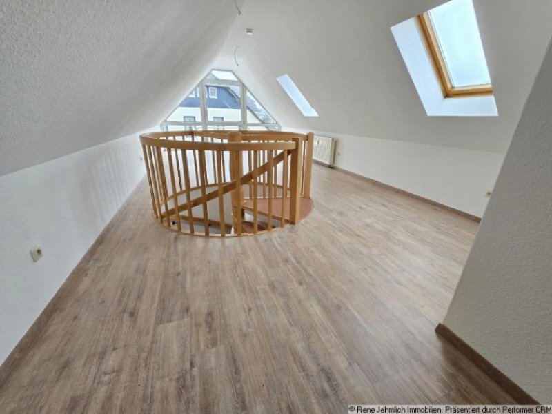 Burkhardtsdorf Charmante Dachgeschosswohnung mit Balkon, Galerie und besonderem Wohngefühl Wohnung kaufen