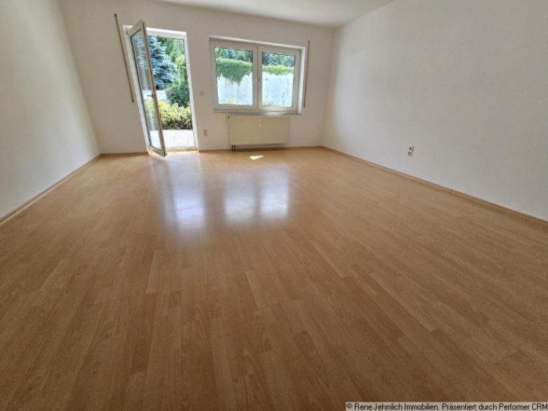 Burkhardtsdorf Ideal für Eigennutzer oder Kapitalanleger – 3-Raum-Wohnung mit Terrasse im EG Wohnung kaufen
