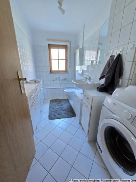 Hohenstein-Ernstthal Gemütliche 2-Raum-Wohnung mit Balkon, Einbauküche und Blick ins Grüne Wohnung kaufen