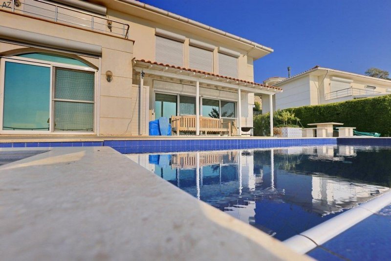 Kusadasi AZ-Immobilien24.de - freistehende Villa mit Privat-Jacuzzi in Kusadasi-Zentrum-Marina Haus kaufen