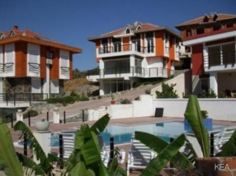 KUSADASI Grosse freistehende Villen mit Meerblick. Gemeinsame Poolanlage. 4 Schlafzimmer,Wohnzimmer mit Kamin Haus kaufen