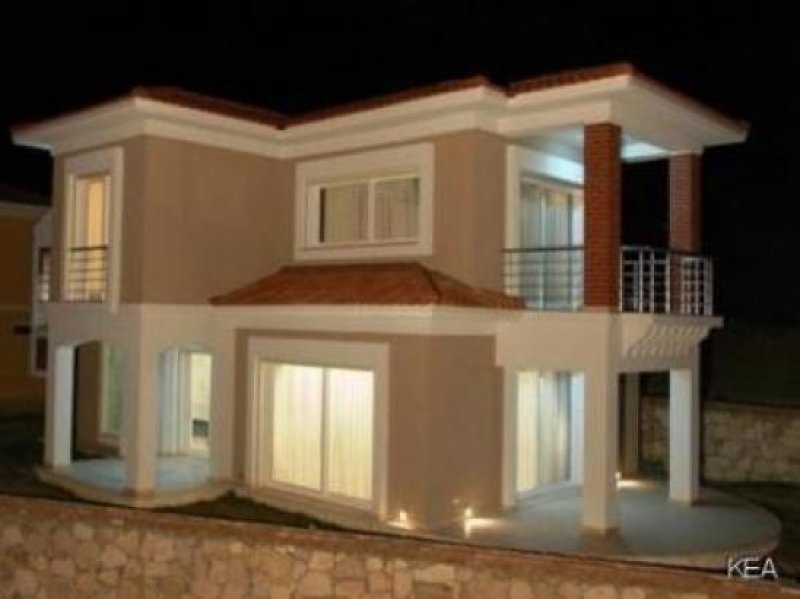KUSADASI Neue Villen mit Meerblick. Poolanlage. Wohnzimmer mit Kamin, Badezimmer mit Whirlpool. Haus kaufen