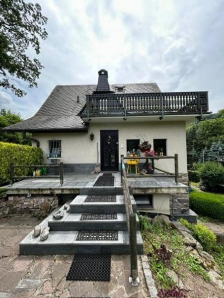 Augustusburg Idyllisch gelegenes 7-Zi. EFH mit 2 Balkonen, Carport, 3 Bädern und Garage im schönen Zschopautal Haus kaufen