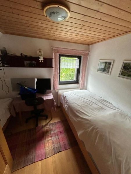 Augustusburg Idyllisch gelegenes 7-Zi. EFH mit 2 Balkonen, Carport, 3 Bädern und Garage im schönen Zschopautal Haus kaufen